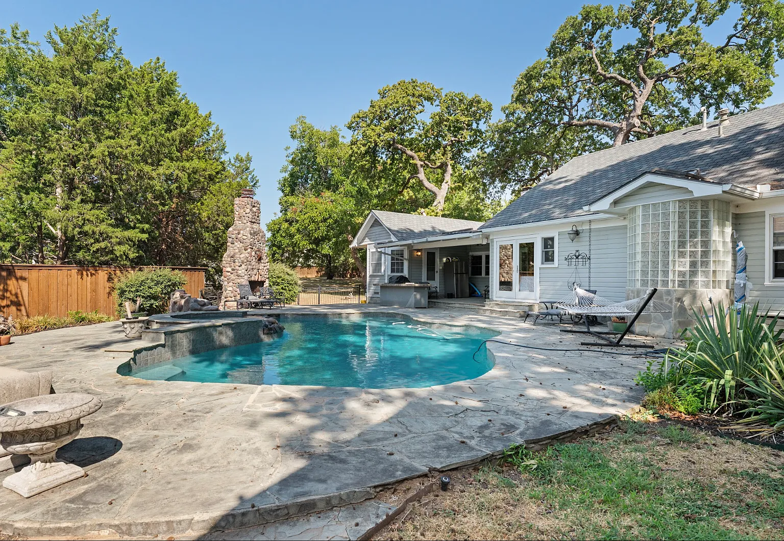 3 bed, 2571 sqft, $3,500 — Photo 3