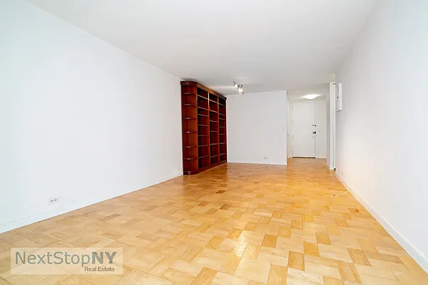 Rented by NextStopNY | media 12