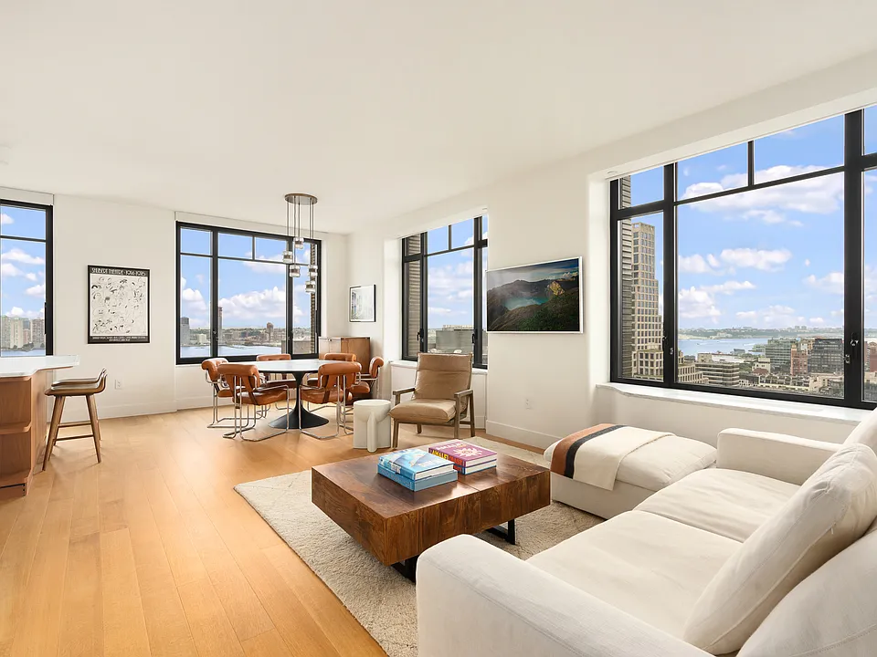 110 Charlton St #26B