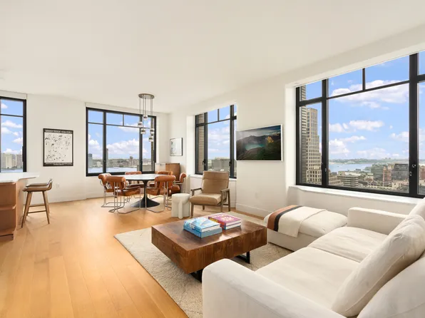 110 Charlton St APT 26B, New York, NY 10014