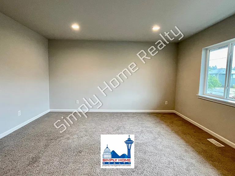 6653 Percy Ln SE — Photo 9