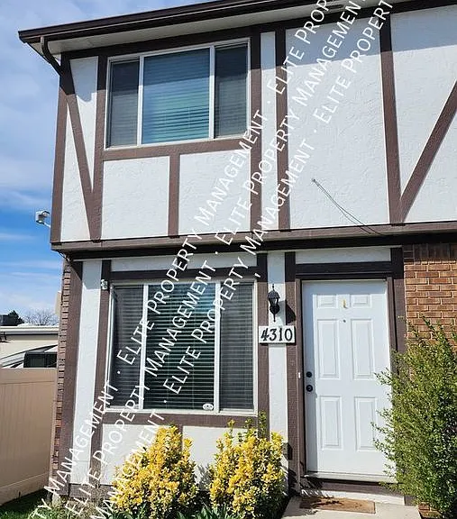 4310 S Newton Ct — Photo 1