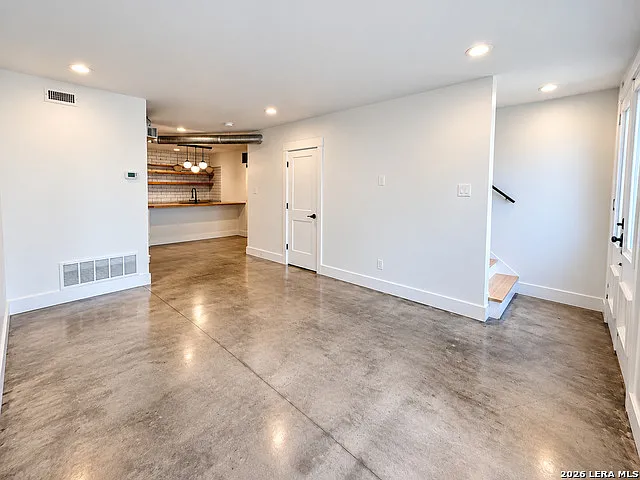 Craig Place — Photo 2