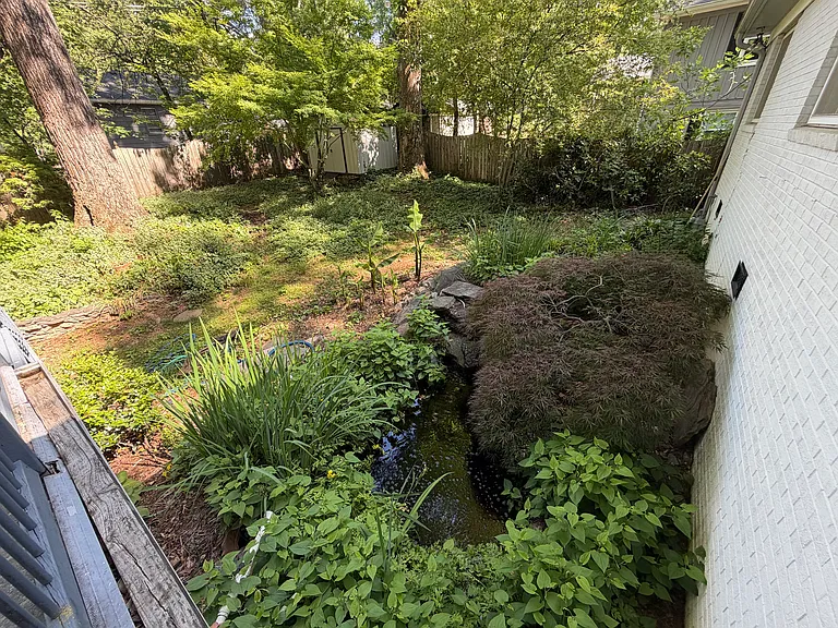704 Sussex Ct — Photo 19