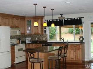 123 Clear Meadows Dr, Ballwin, MO