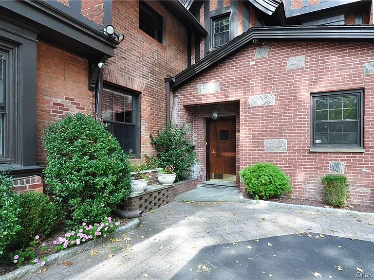 136 Harriman Rd #2 — Photo 2