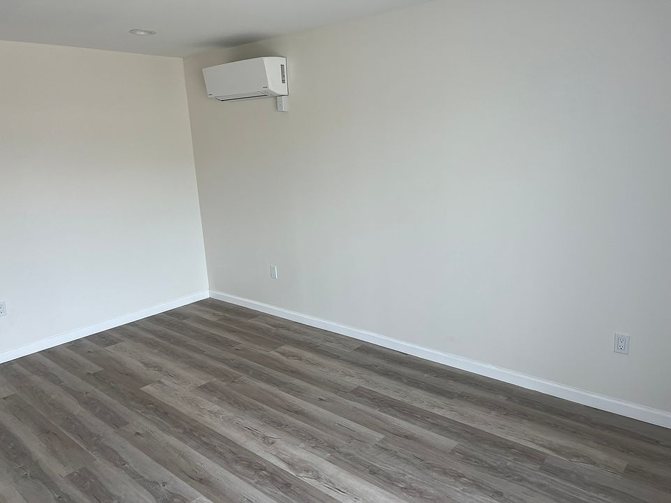 1st image of 1546 N Alexandria Ave #9