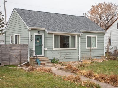584 Pelham Blvd, Saint Paul, MN, 55104