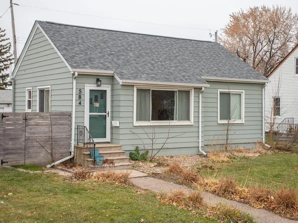 584 Pelham Blvd, Saint Paul, MN 55104