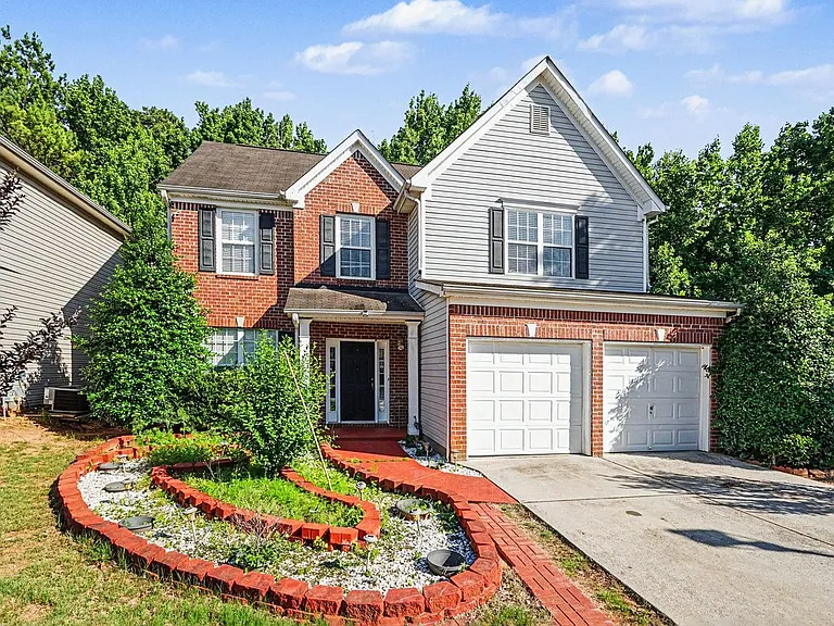 375 Clairidge Ln SW — Photo 3