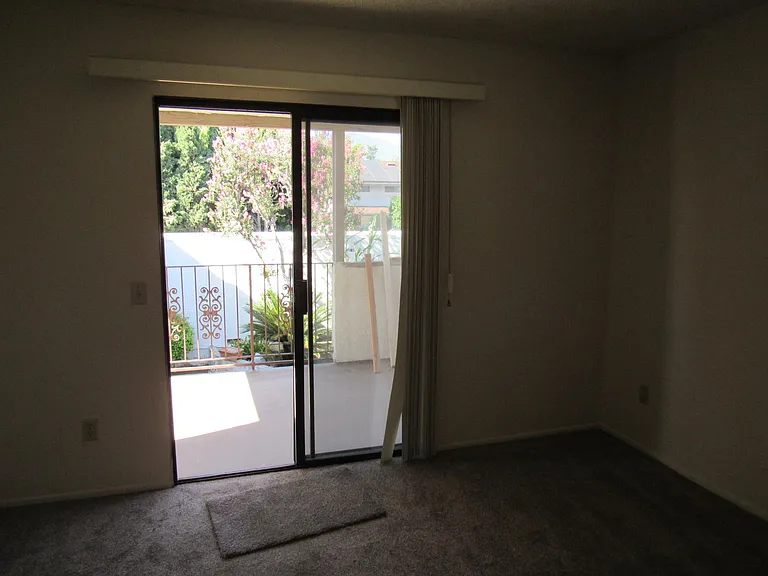621 Colby Cir #16 — Photo 5