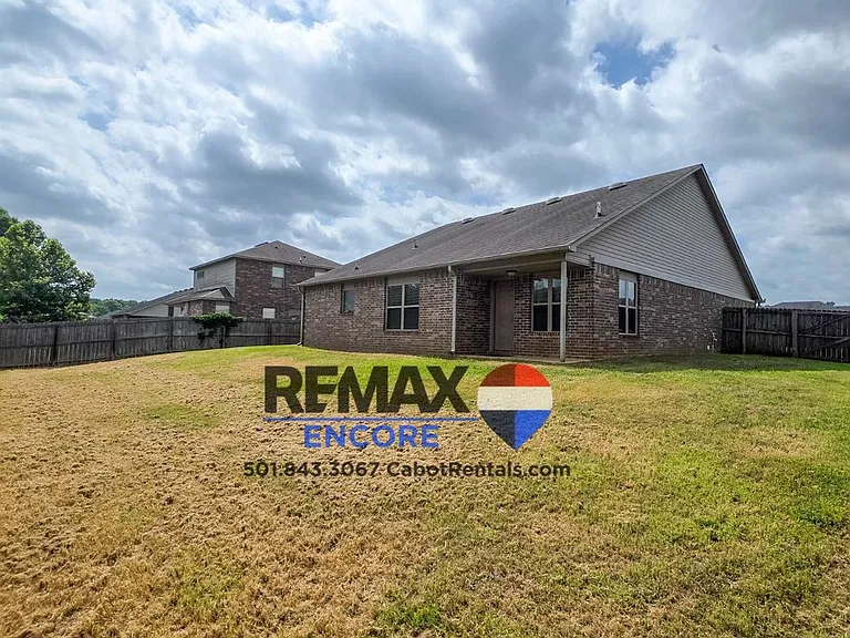 113 Harvick Cir — Photo 12
