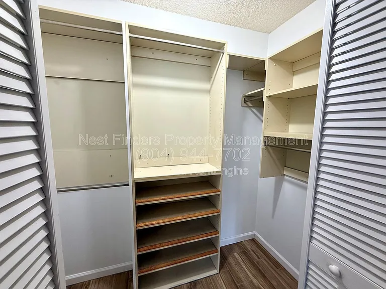 7007 Holiday Hill Ct — Photo 23