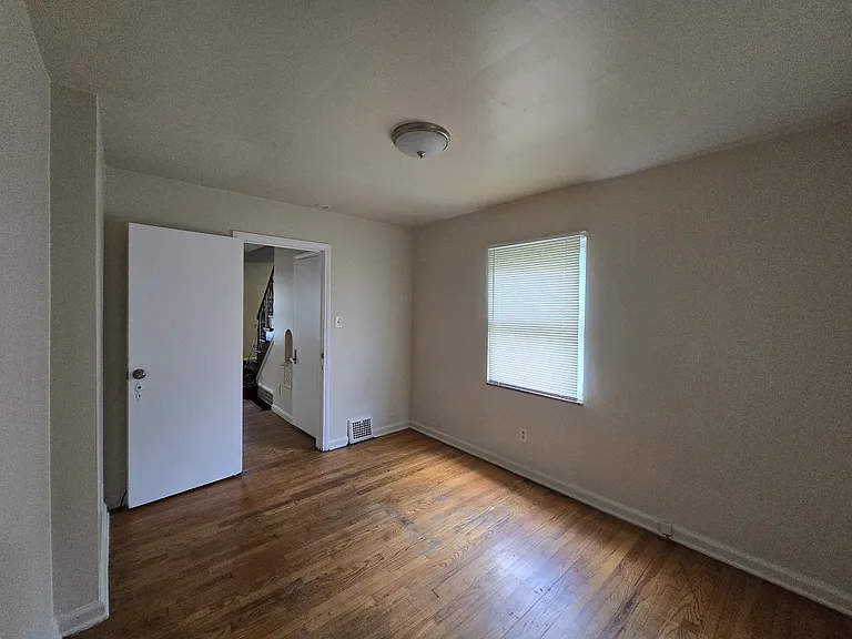 15205 Maplewood Ave — Photo 14