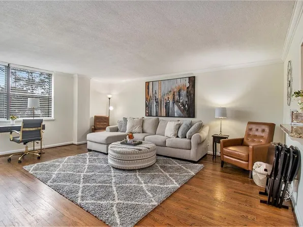 2965 Pharr Court South NW APT 401, Atlanta, GA 30305