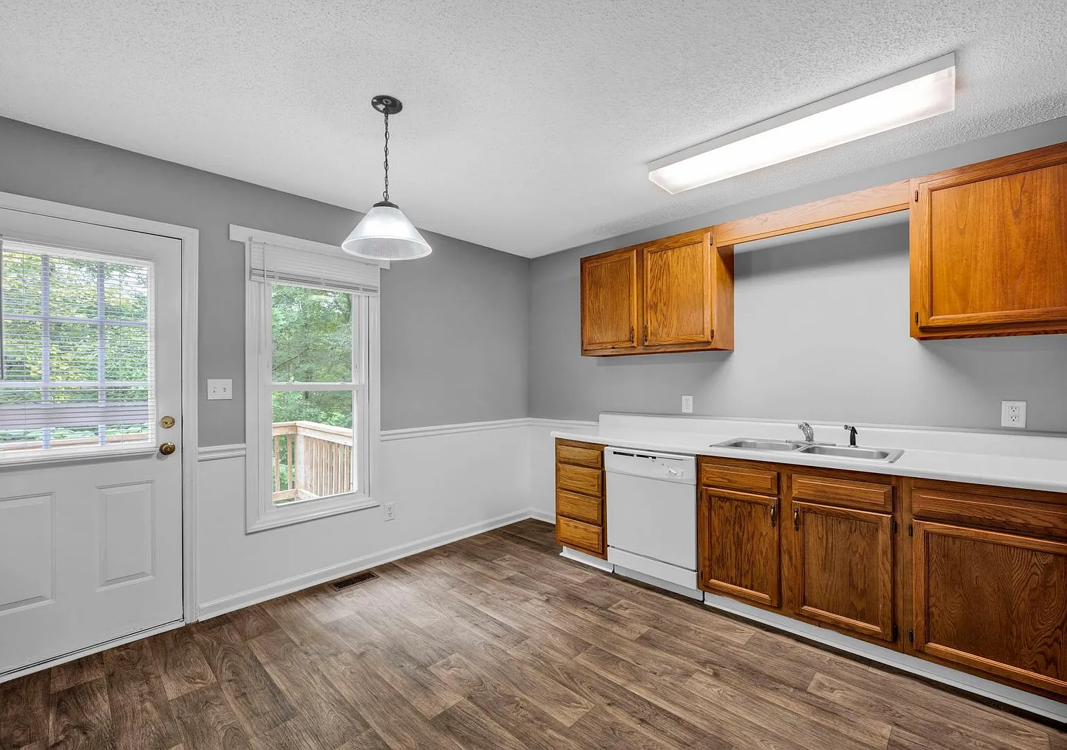 1195.00 August Special Oak Ridge Duplexes/Townhomes, White Oak Lane Kannapolis | 2br 1.5ba | 1245... — Photo 3