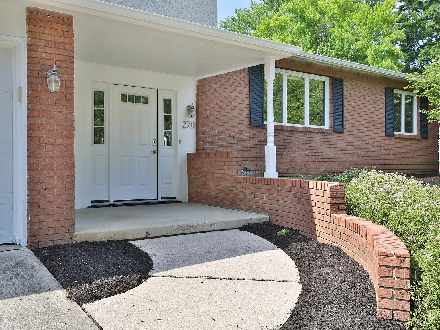 4 bed, 2.5 bath, 1914 sqft, $3,900 — Photo 4