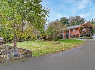 21 Palomino Ln, Westwood, MA 02090