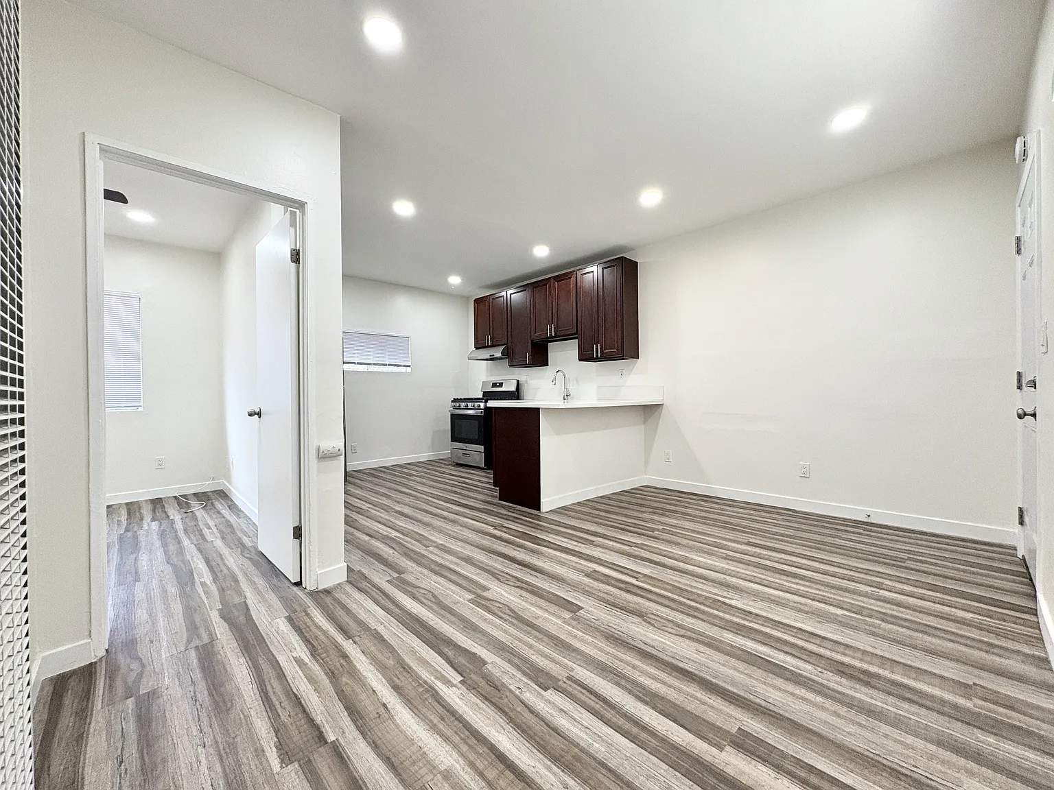1770 Gaviota Ave — Photo 2
