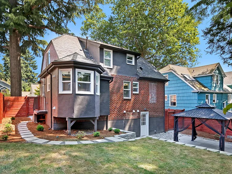 5723 25th Ave NE — Photo 20