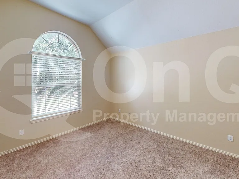 4800 Rum St — Photo 9
