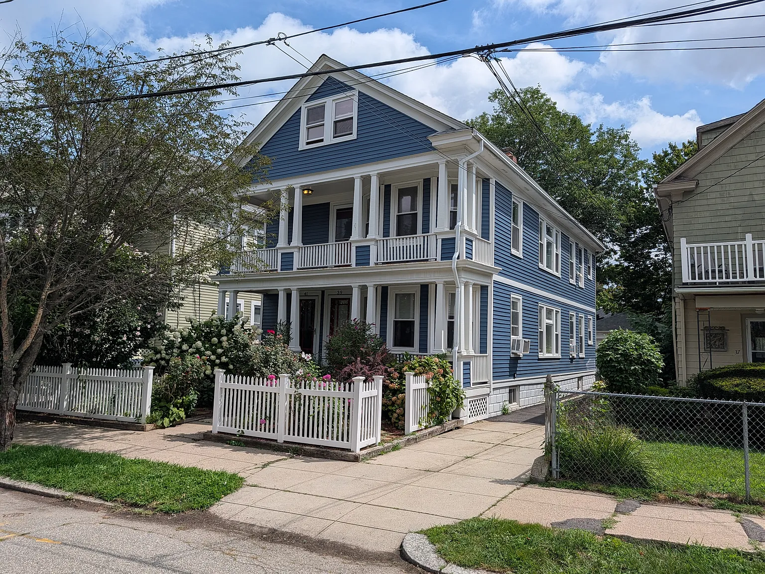 39 Pinehurst Ave — Photo 1
