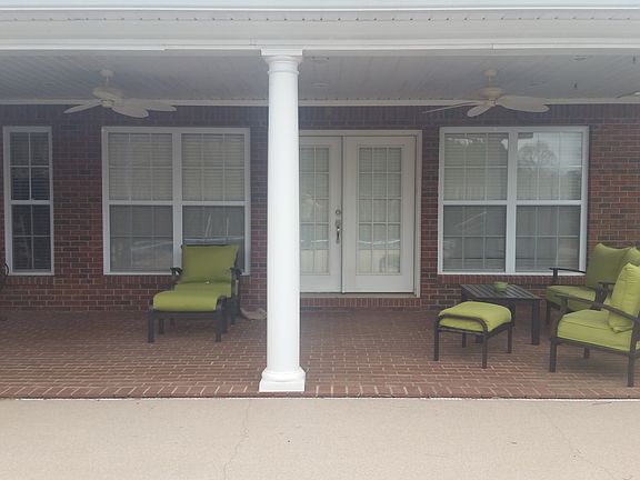 2nd image of 11 Oakwood Ln