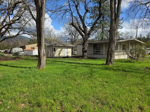 335 Tavis Dr, Merlin, OR 97532
