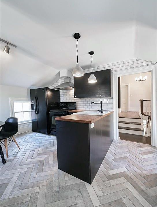 2nd image of 155 Brant Ave