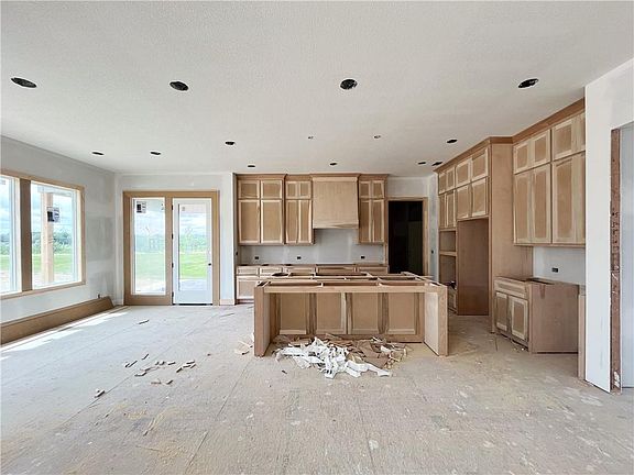 5th image of 8016 Brockway St