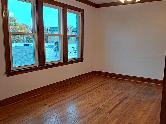 4th image of 3002 N Davlin Ct Unit 2