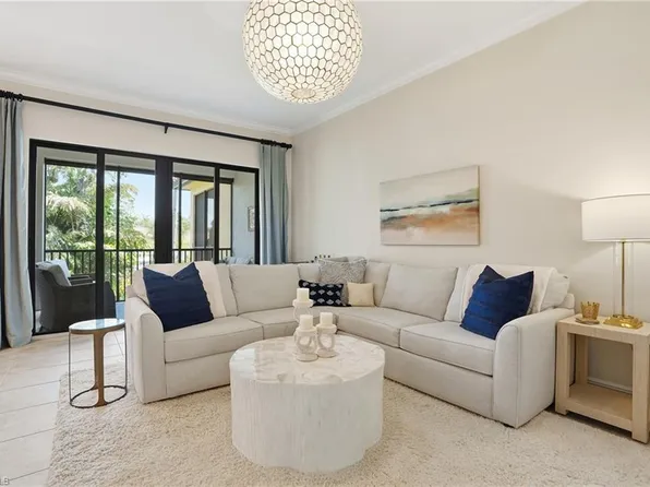 975 Sandpiper ST #A202, NAPLES, FL 34102