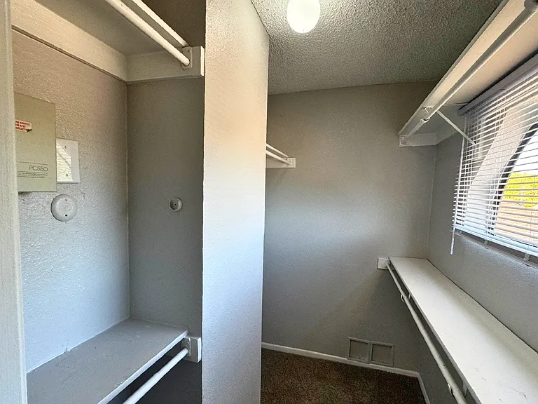 Santa Fe Apartments — Photo 16