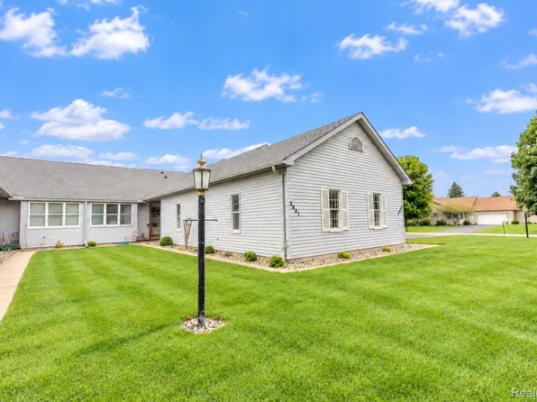 2887 Twelve Oaks Dr, Charlotte, MI 48813