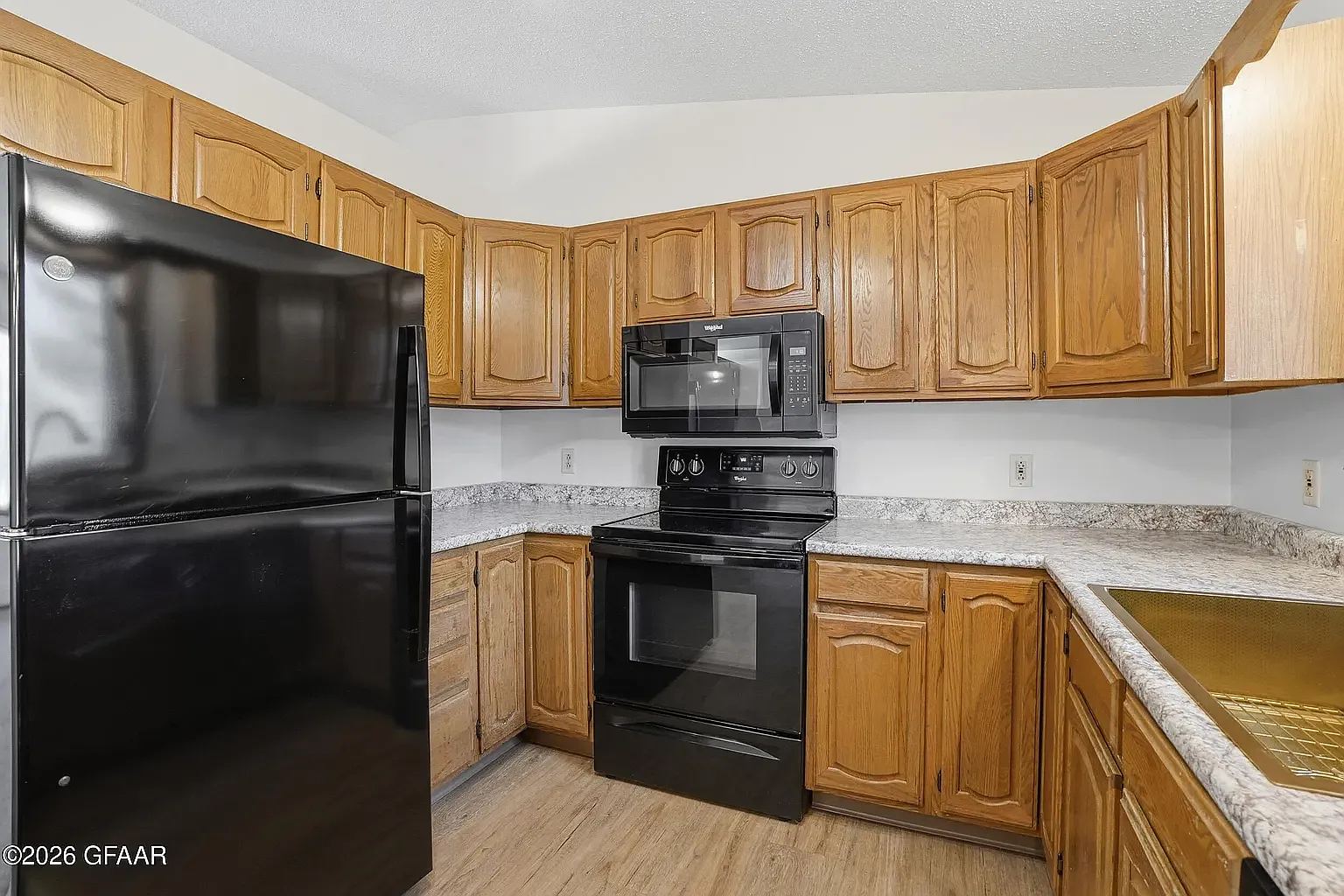 3 bed, 1800 sqft, $1,895 — Photo 4