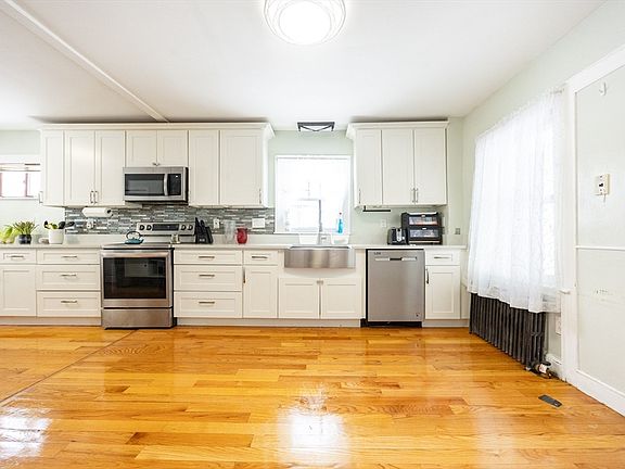 3rd image of 766 Hyde Park Ave