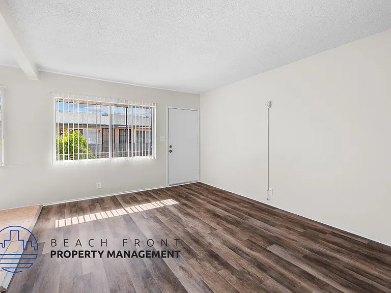2126-2130 W. El Segundo Blvd. — Photo 13