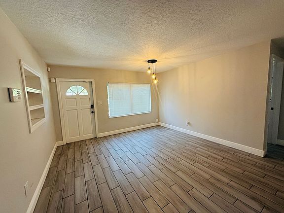 5th image of 4203 E Yukon St