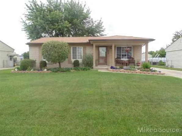 35545 Remington Dr, Sterling Heights, MI 48310
