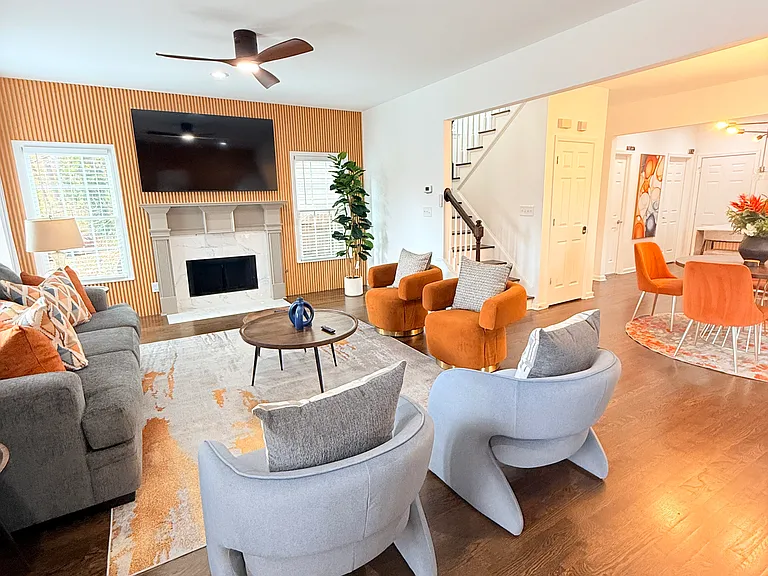 2395 Saint James Dr NW — Photo 1