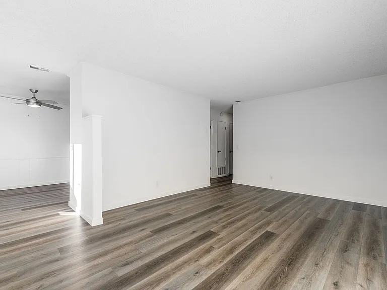 200 Hollis Ave — Photo 12