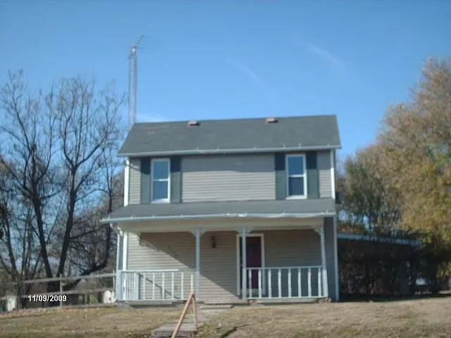 5090 Cincinnati Zanesville Rd NE photo 1