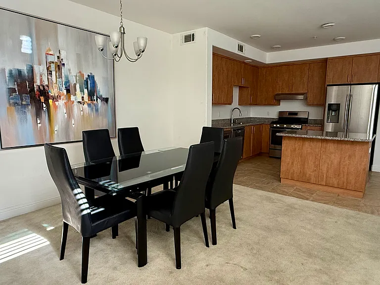 2585 El Camino Real #419 — Photo 9