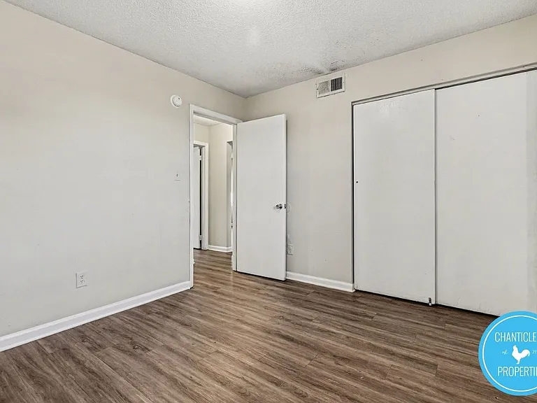 115 Florence St #4 — Photo 12