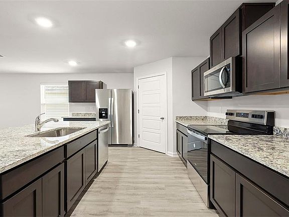 4th image of 48431 Ruby Ln