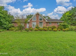 951 Foster Dr, Lenoir City, TN 37772