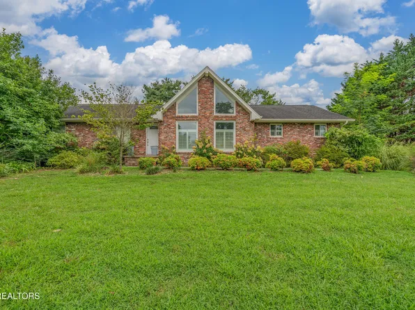 951 Foster Dr, Lenoir City, TN 37772
