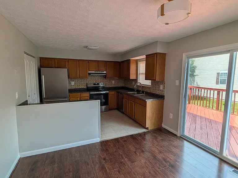 1722 Winding Brook Way — Photo 5