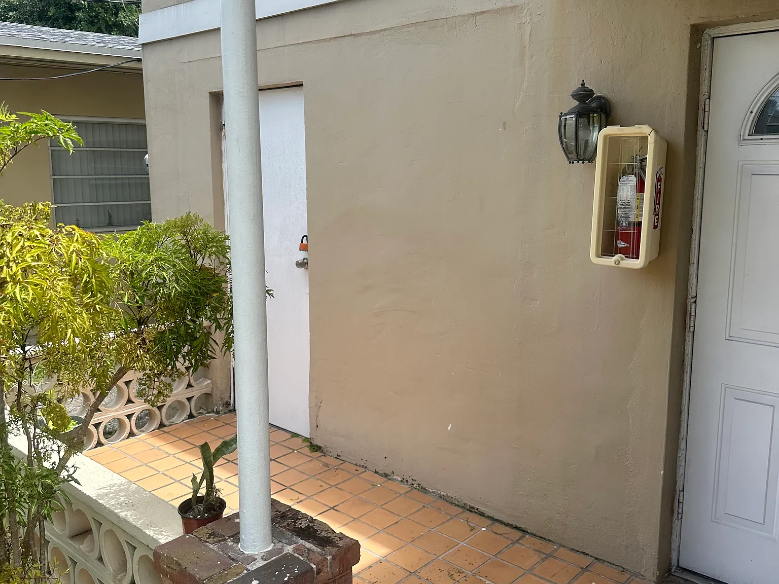 2 bed, $2,400 — Photo 2