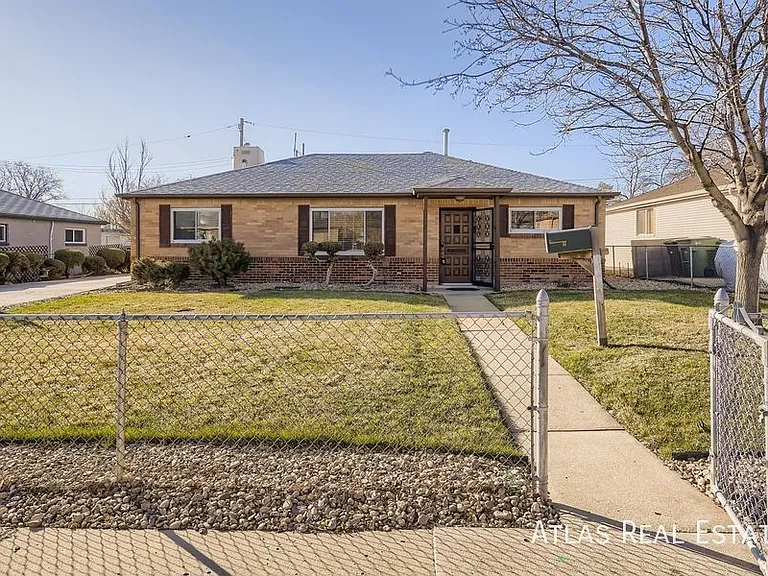 1620 Phoenix Ct — Photo 1